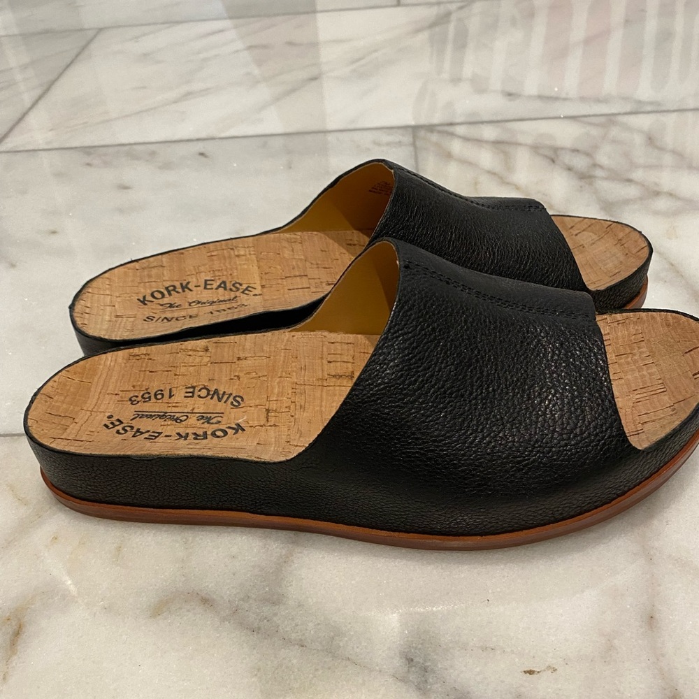 Womens leather Kork Ease sandals !
